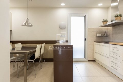 Ático de 4 dormitorios en venta en Barcelona, Cataluña, Spain № 8481 - foto 24