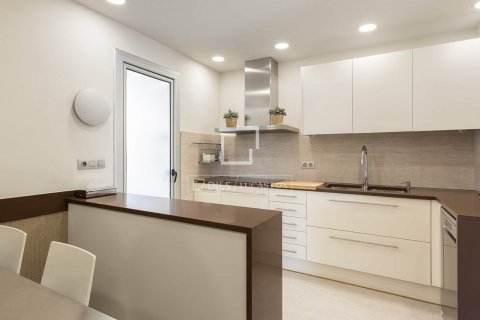 Ático de 4 dormitorios en venta en Barcelona, Cataluña, Spain № 8481 - foto 23