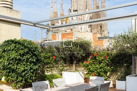 Ático de 4 dormitorios en venta en Barcelona, Cataluña, Spain № 8481 - foto 3