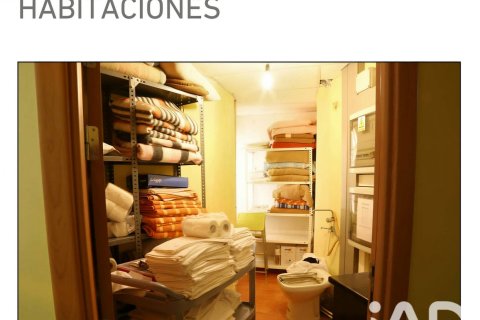 Propiedad comercial de 1288 m² en venta en Sant Hilari Sacalm, Gerona, Cataluña, Spain № 8475 - foto 12