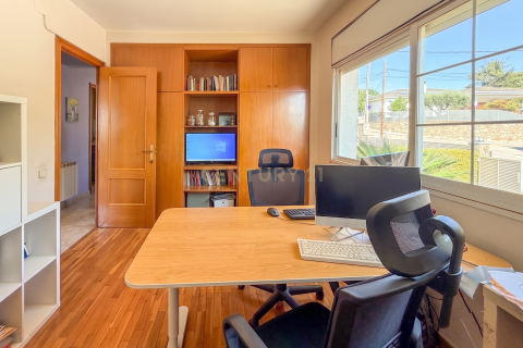 Сasa de 5 dormitorios en venta en Santa Eulalia De Roncana, Barcelona, Cataluña, Spain № 8476 - foto 26