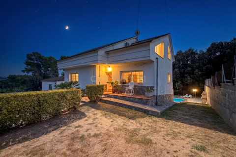 Сasa de 5 dormitorios en venta en Santa Eulalia De Roncana, Barcelona, Cataluña, Spain № 8476 - foto 9
