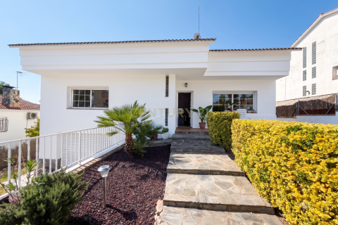Сasa de 5 dormitorios en venta en Santa Eulalia De Roncana, Barcelona, Cataluña, Spain № 8476 - foto 2
