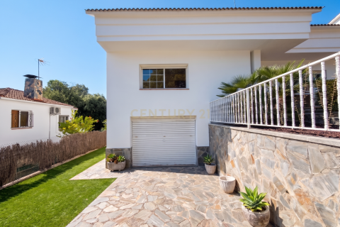 Сasa de 5 dormitorios en venta en Santa Eulalia De Roncana, Barcelona, Cataluña, Spain № 8476 - foto 3