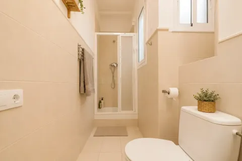 Apartamento de 4 dormitorios en venta en Barcelona, Cataluña, Spain № 8480 - foto 21