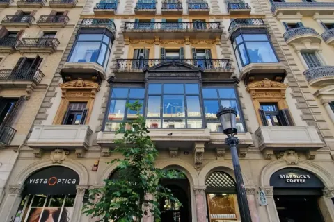 Apartamento de 4 dormitorios en venta en Barcelona, Cataluña, Spain № 8480