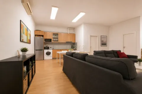 Apartamento de 4 dormitorios en venta en Barcelona, Cataluña, Spain № 8480 - foto 9
