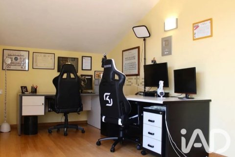 Dúplex de 4 dormitorios en venta en Sant Feliu de Llobregat, Barcelona, Cataluña, Spain № 8300 - foto 21