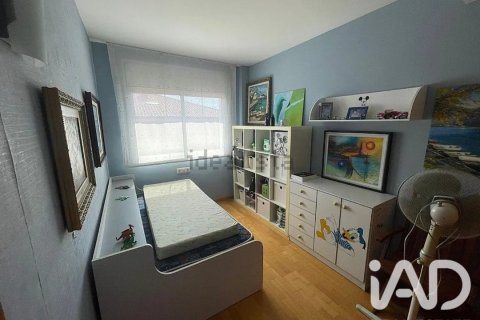 Dúplex de 4 dormitorios en venta en Sant Feliu de Llobregat, Barcelona, Cataluña, Spain № 8300 - foto 12
