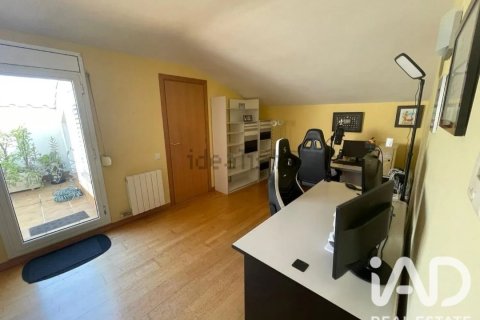 Dúplex de 4 dormitorios en venta en Sant Feliu de Llobregat, Barcelona, Cataluña, Spain № 8300 - foto 20