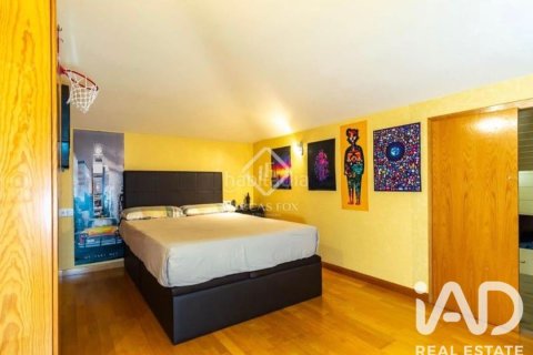 Dúplex de 4 dormitorios en venta en Sant Feliu de Llobregat, Barcelona, Cataluña, Spain № 8300 - foto 26