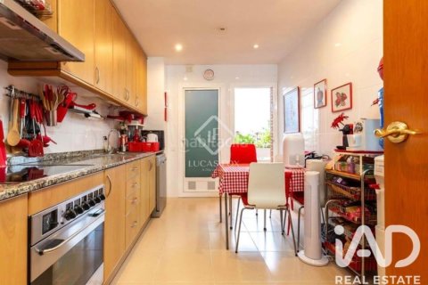 Dúplex de 4 dormitorios en venta en Sant Feliu de Llobregat, Barcelona, Cataluña, Spain № 8300 - foto 9