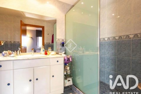 Dúplex de 4 dormitorios en venta en Sant Feliu de Llobregat, Barcelona, Cataluña, Spain № 8300 - foto 17