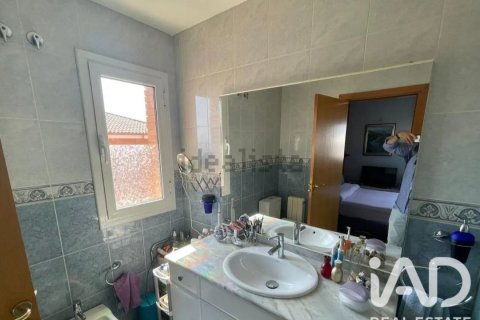 Dúplex de 4 dormitorios en venta en Sant Feliu de Llobregat, Barcelona, Cataluña, Spain № 8300 - foto 16