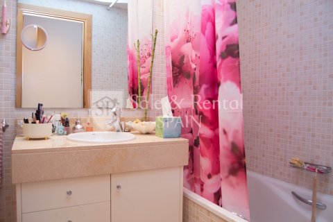 Apartamento de 3 dormitorios en venta en Tossa de Mar, Gerona, Cataluña, Spain № 8295 - foto 30