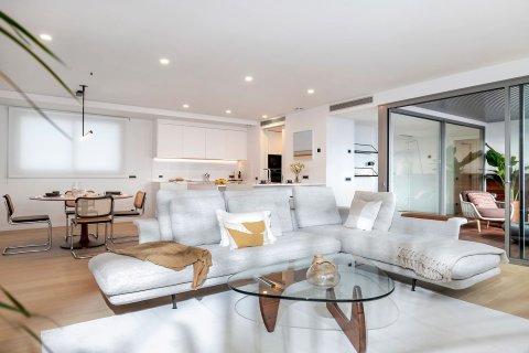 Apartamento de 4 dormitorios en venta en Barcelona, Cataluña, Spain № 8294 - foto 4