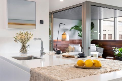 Apartamento de 4 dormitorios en venta en Barcelona, Cataluña, Spain № 8294 - foto 2