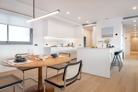 Apartamento de 4 dormitorios en venta en Barcelona, Cataluña, Spain № 8294 - foto 7