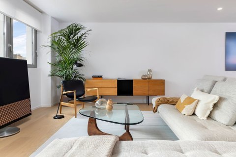 Apartamento de 4 dormitorios en venta en Barcelona, Cataluña, Spain № 8294 - foto 10