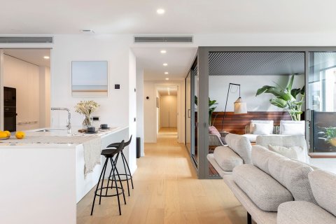 Apartamento de 4 dormitorios en venta en Barcelona, Cataluña, Spain № 8294 - foto 13