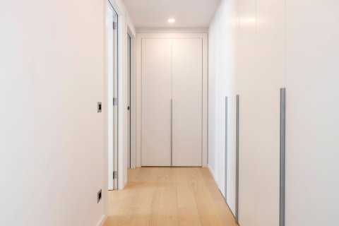 Apartamento de 4 dormitorios en venta en Barcelona, Cataluña, Spain № 8294 - foto 18