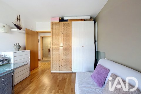 Apartamento de 3 dormitorios en venta en Sant Adria De Besos, Barcelona, Cataluña, Spain № 8296 - foto 23