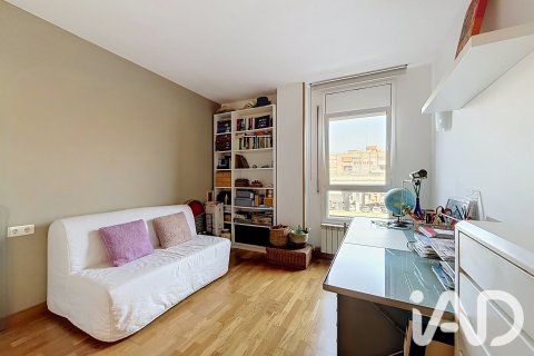 Apartamento de 3 dormitorios en venta en Sant Adria De Besos, Barcelona, Cataluña, Spain № 8296 - foto 21