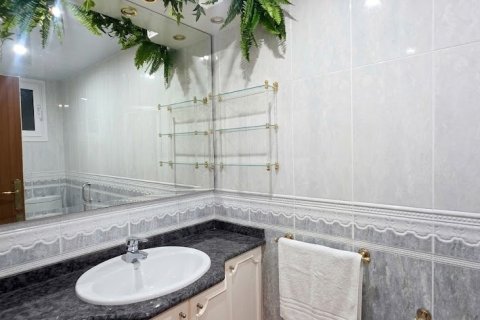 Купить квартиру в Барселона, Испания с 3 спальни, 89м², № 8299 - фото 26
