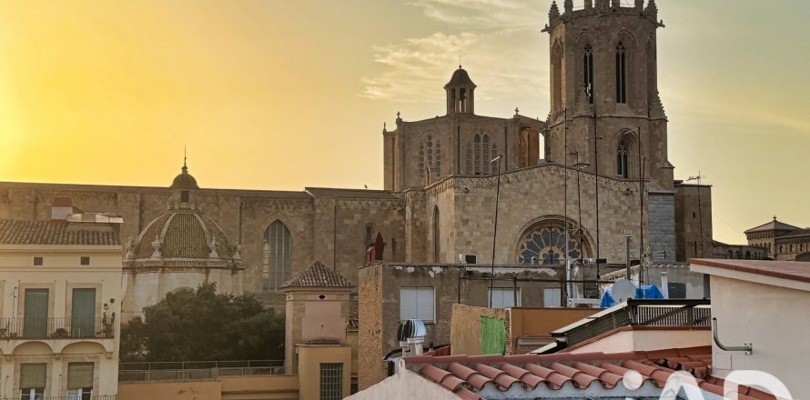Propiedad comercial de 363 m² en venta en Tarragona, Cataluña, Spain № 8298