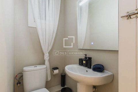 Apartamento de 2 dormitorios en venta en Barcelona, Cataluña, Spain № 4207 - foto 23