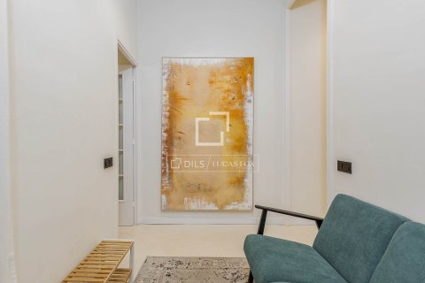 Apartamento de 2 dormitorios en venta en Barcelona, Cataluña, Spain № 4207 - foto 26
