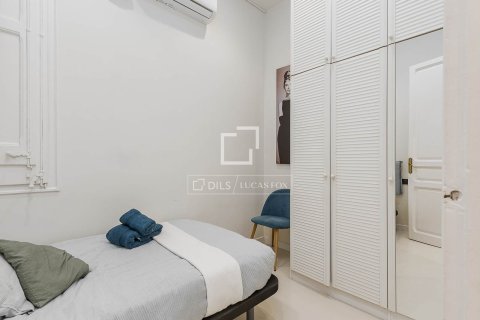 Apartamento de 2 dormitorios en venta en Barcelona, Cataluña, Spain № 4207 - foto 21