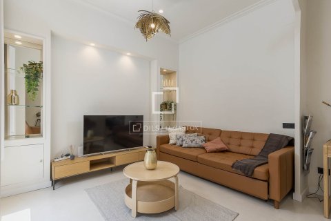 Apartamento de 2 dormitorios en venta en Barcelona, Cataluña, Spain № 4207 - foto 5