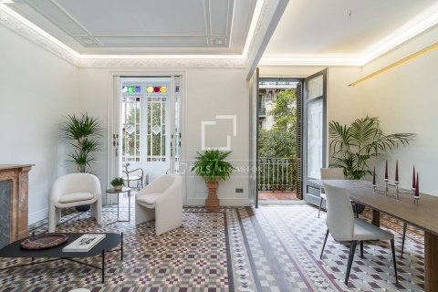 Купить квартиру в Барселона, Испания с 3 спальни, 148м², № 4201 - фото 2