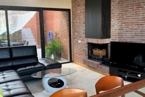 Сasa de 5 dormitorios en venta en Castelldefels, Barcelona, Cataluña, Spain № 6632 - foto 21