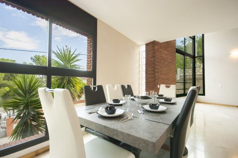 Сasa de 5 dormitorios en venta en Castelldefels, Barcelona, Cataluña, Spain № 6632 - foto 30
