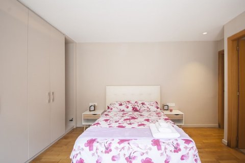 Сasa de 5 dormitorios en venta en Castelldefels, Barcelona, Cataluña, Spain № 6632 - foto 28