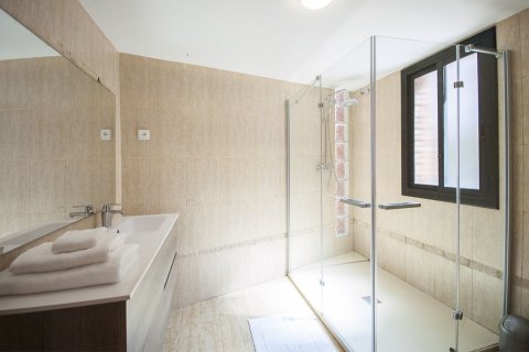 Сasa de 5 dormitorios en venta en Castelldefels, Barcelona, Cataluña, Spain № 6632 - foto 29