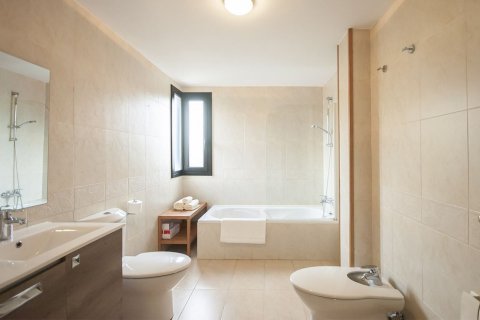 Сasa de 5 dormitorios en venta en Castelldefels, Barcelona, Cataluña, Spain № 6632 - foto 22
