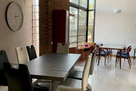 Сasa de 5 dormitorios en venta en Castelldefels, Barcelona, Cataluña, Spain № 6632 - foto 3