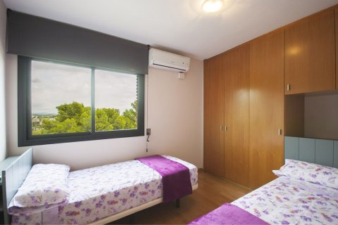 Сasa de 5 dormitorios en venta en Castelldefels, Barcelona, Cataluña, Spain № 6632 - foto 26