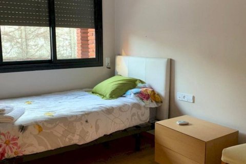 Сasa de 5 dormitorios en venta en Castelldefels, Barcelona, Cataluña, Spain № 6632 - foto 12