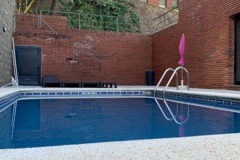 Сasa de 5 dormitorios en venta en Castelldefels, Barcelona, Cataluña, Spain № 6632 - foto 19