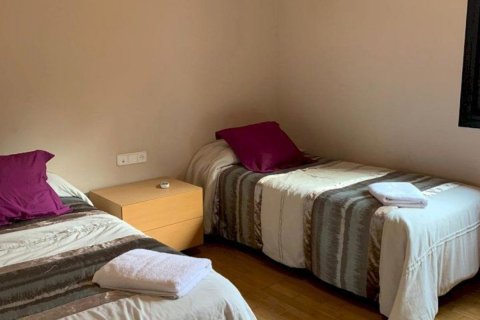 Сasa de 5 dormitorios en venta en Castelldefels, Barcelona, Cataluña, Spain № 6632 - foto 11