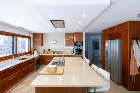 Villa de 6 dormitorios en venta en Cabrils, Barcelona, Cataluña, Spain № 6637 - foto 11