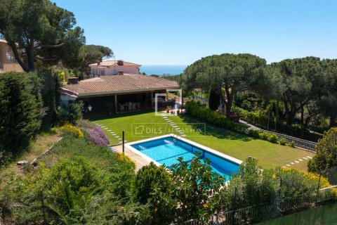 Villa de 6 dormitorios en venta en Cabrils, Barcelona, Cataluña, Spain № 6637