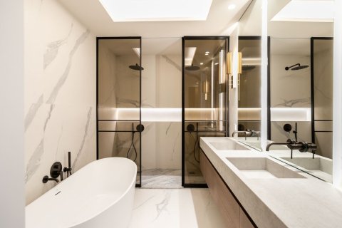 Apartamento de 4 dormitorios en venta en Barcelona, Cataluña, Spain № 1525 - foto 13