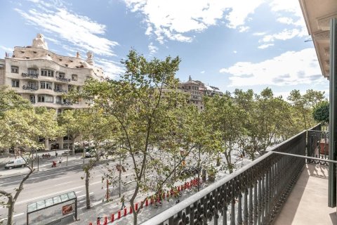 Apartamento de 4 dormitorios en venta en Barcelona, Cataluña, Spain № 1526 - foto 5