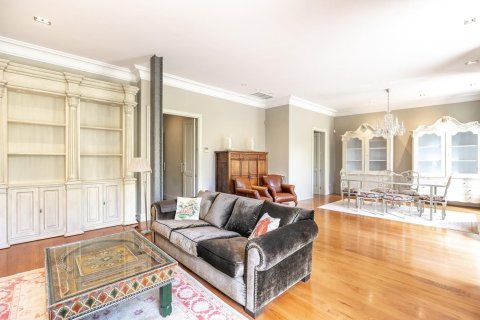 Apartamento de 4 dormitorios en venta en Barcelona, Cataluña, Spain № 1526 - foto 3