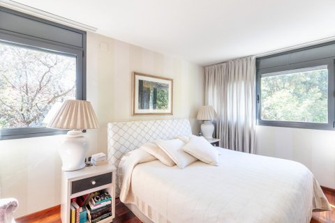 Сasa de 5 dormitorios en venta en Barcelona, Cataluña, Spain № 1528 - foto 13